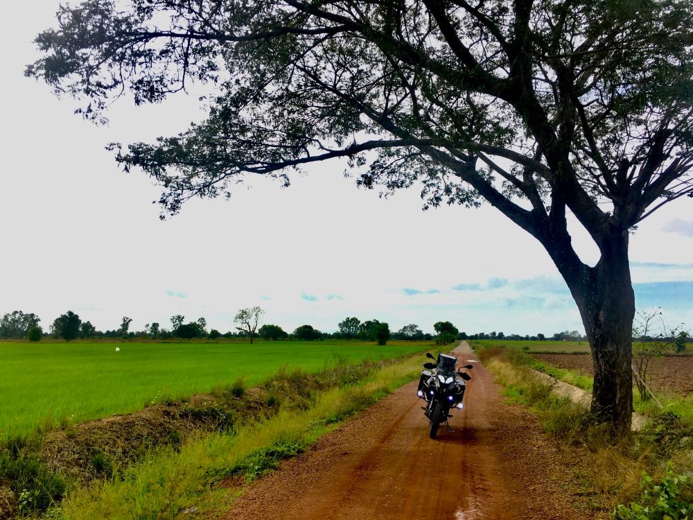 Thailand, dirt road, touring motorcycle
cr: Albert Daniel 
