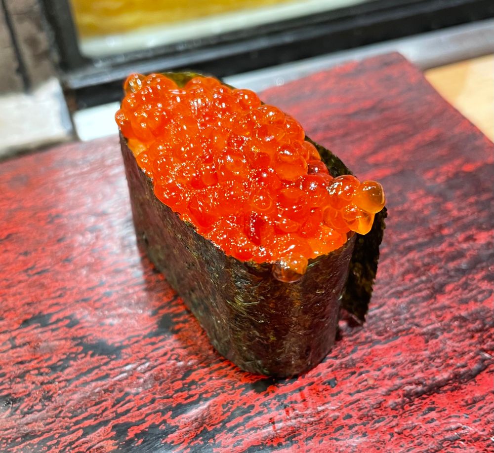 いくら軍艦（立ち寿司横丁）