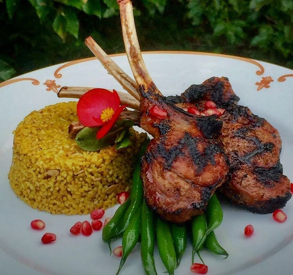 Mo’Rockin Spice Rubbed Lamb Chops with green beans, pomegranate seeds and curried sunflower seed organic freekeh 🇲🇦  Chef James @jtblue44 taking us to Morocco today with this killer Moroccan Meal 🏴‍☠️
Take A Trip Around The World With The Killer Cook’s Globally Inspired Dry Rub Collection. THEKILLERCOOK.COM