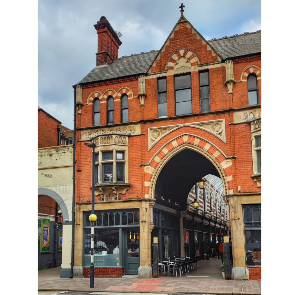 Paragon Arcade with the newly opened Swine & Soul Restaurant on the corner.

#hull #yorkshire #travel #architecture #photography 