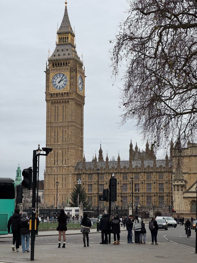 Big Ben, wrth gwrs.