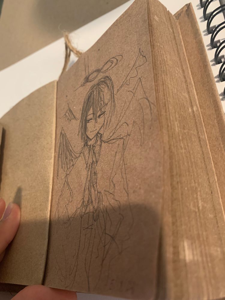 街中で
偶々見かけた
スケッチブック
これはゲットしなくてはと思い
即座に買った