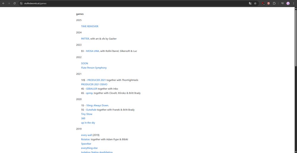 Una captura de una web con texto plano, enlaces y dividida por años.