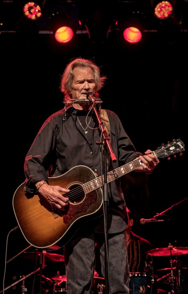 Kris Kristofferson, el novio de mi madre | Letras Libres