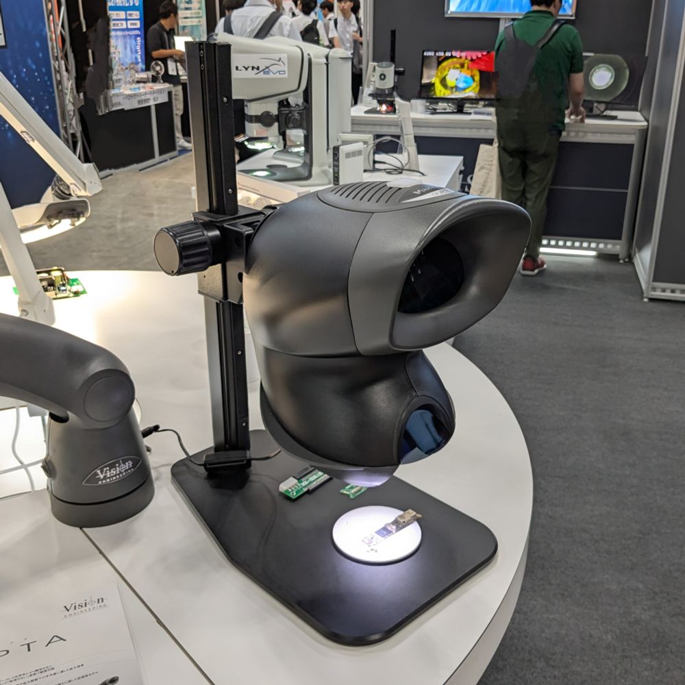 Vision Engineering 社のアイピースレス実体顕微鏡の Mantis です。