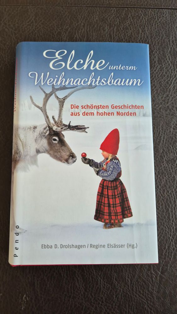 Ein Buchcover, der Titel lautet Elche unterm Weihnachtsbaum 