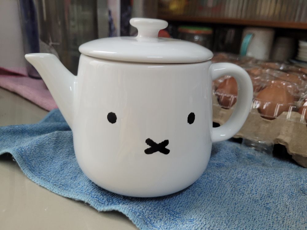Miffy teapot 