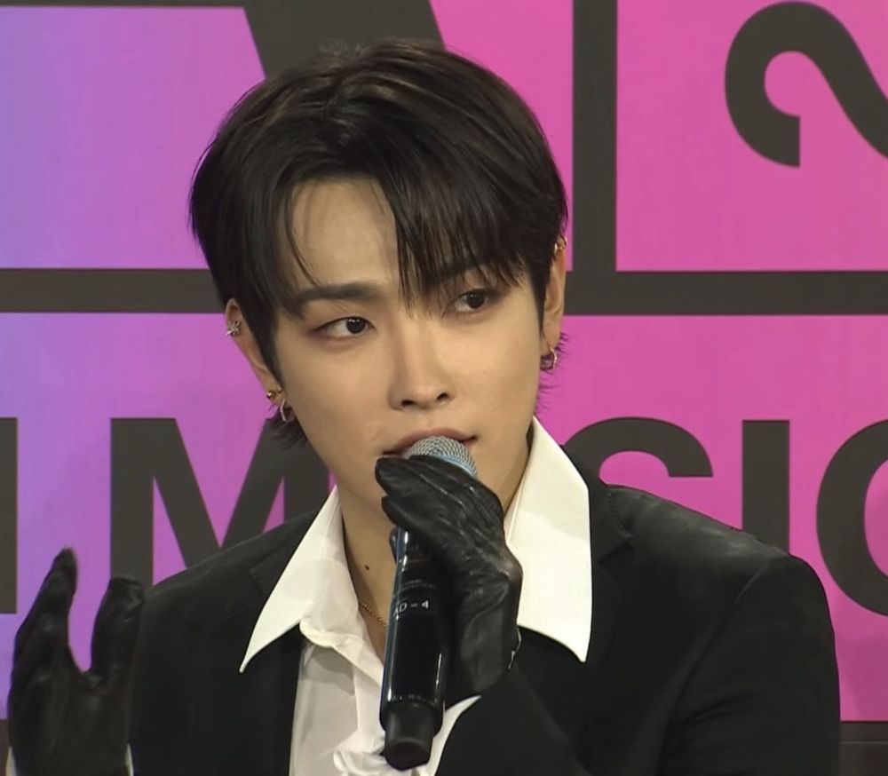 Hongjoong at the MMA red carpet