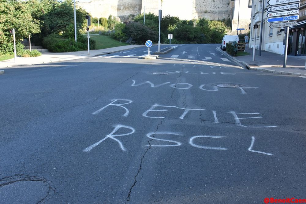 inscription RSCL (Royal Standard Club Liège) sur le parcours du contre la montre du Tour de France