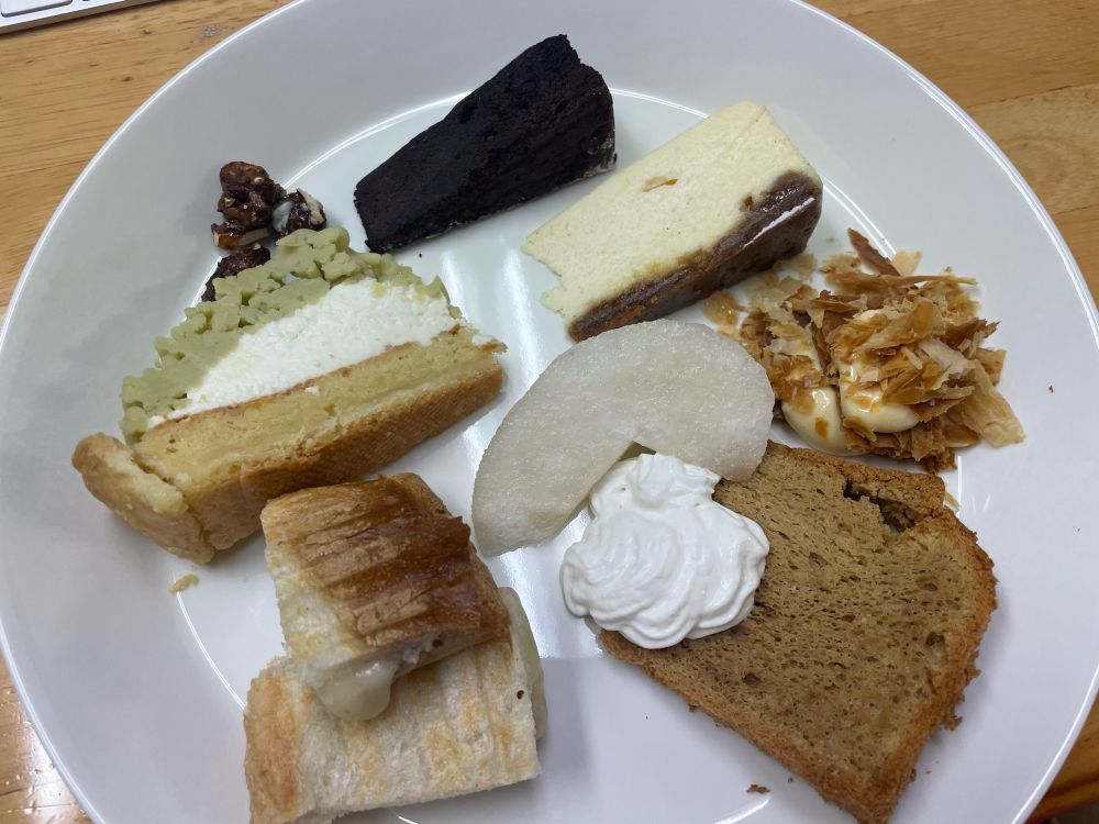 ケーキの盛り合わせ