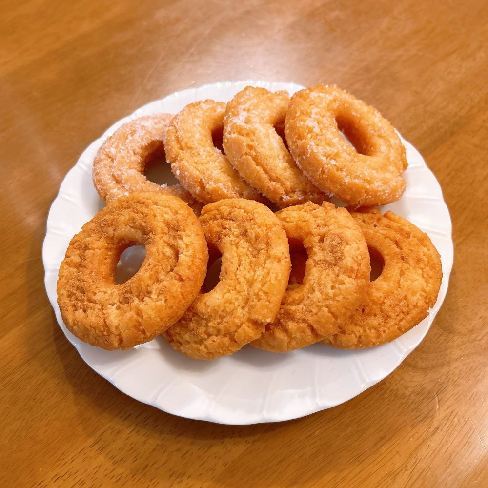 シュガードーナツとシナモンドーナツ