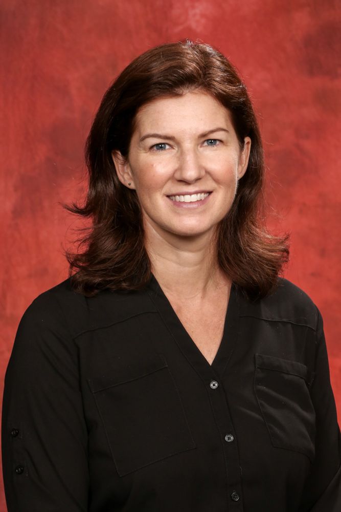 professional headshot of Dr. Onna Brewer