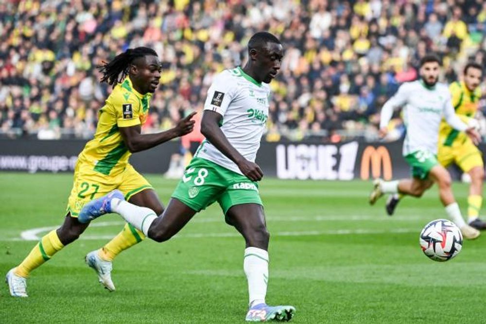 Ligue 1 : Nantes accroché par Saint-Étienne, Reims enchaîne à Angers