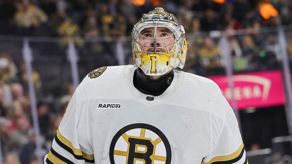 «Il a 64 millions de raisons de jouer»: Cam Neely envoie une flèche à Jeremy Swayman - TVA Sports