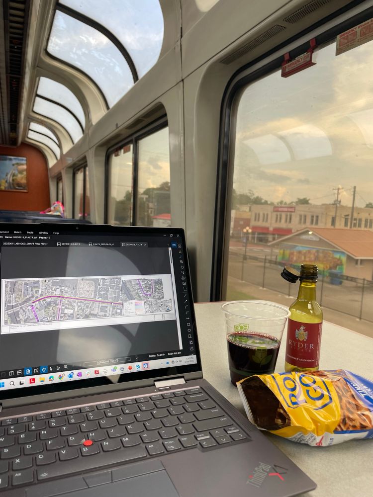 Happy hour with wine, pretzels, and work in the sightseer lounge. 