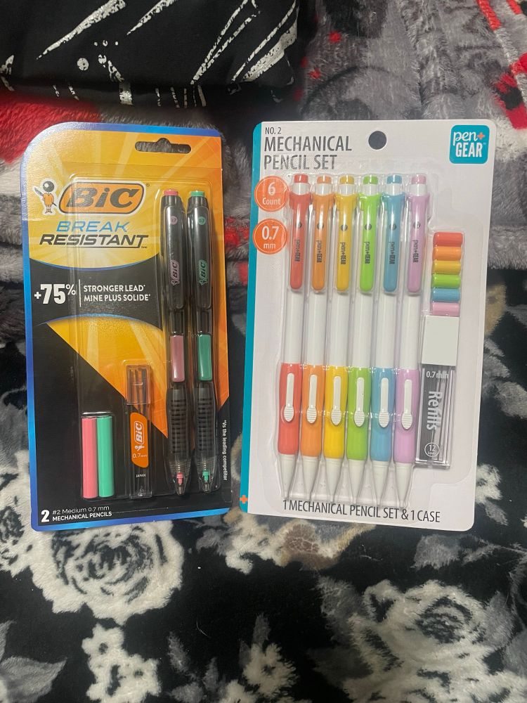 2 packages of mechanical pencils