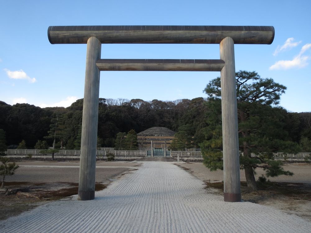 Torii in front of the Meiji emperor's tomb