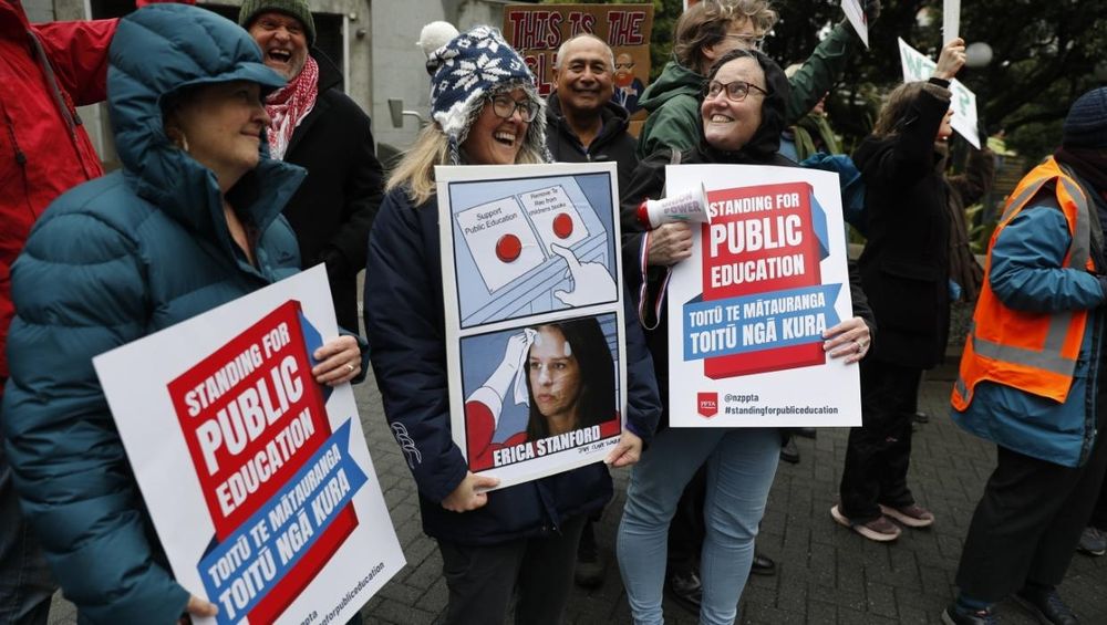 Nearly 20,000 secondary school teachers walked off the job today, but the Government is warning their ability to strike could soon be restricted.