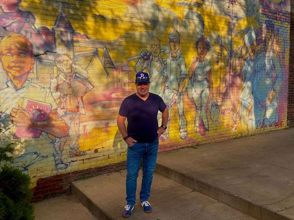 Mural in parking lot behind XYZ the Tavern.