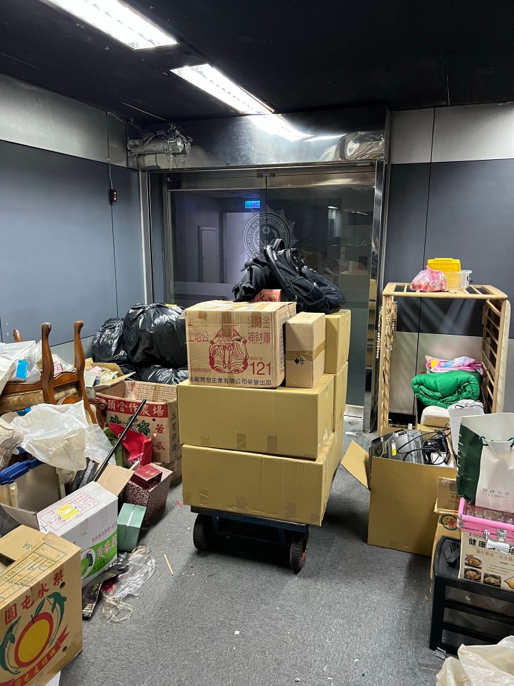 My things are on the pull cart (in the middle of this picture)