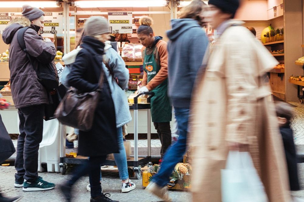 Racisme et LGBTphobie décomplexés : les employés de service en première ligne | Welcome to the Jungle