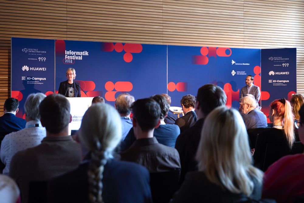Christine Regitz spricht auf dem INFORMATIK Festival 2024 zum Publikum