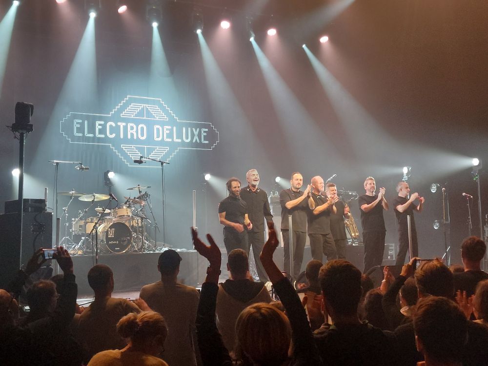 Electro Deluxe sur scène le 7 novembre dernier à Forges les Eaux (76)
