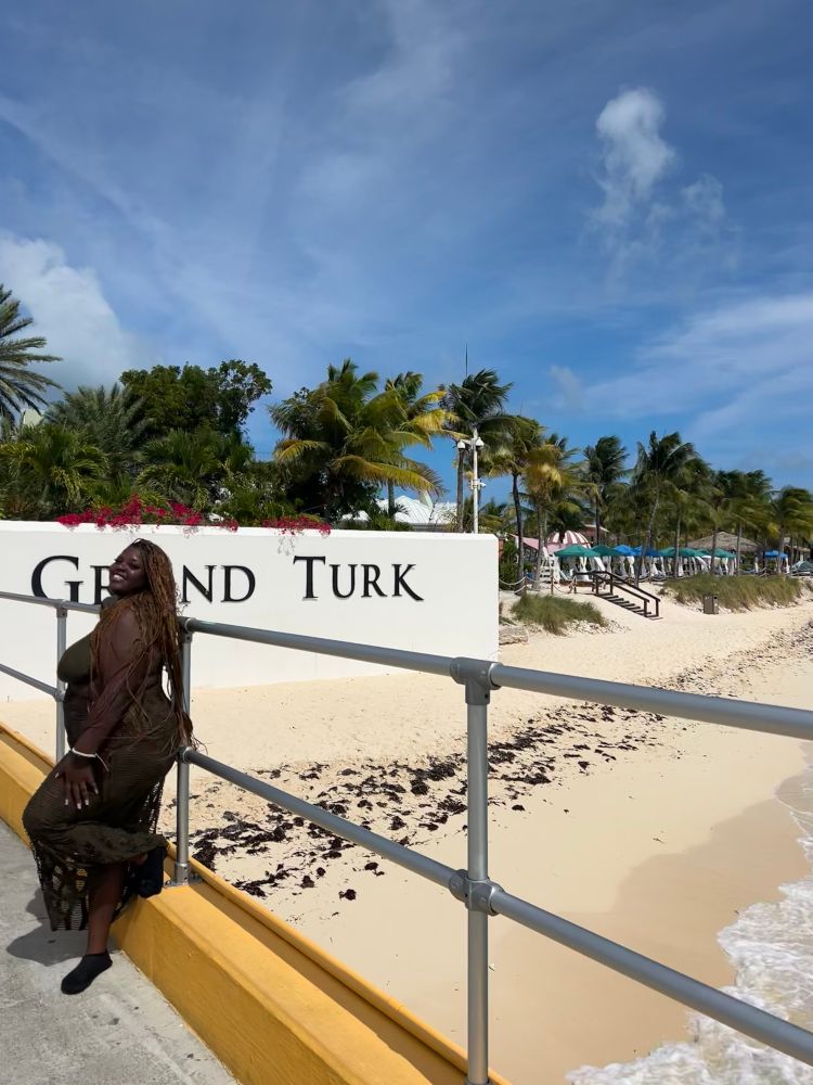 Me in a green Fashion Nova 3 piece. Mentally I’m still in Grand Turk