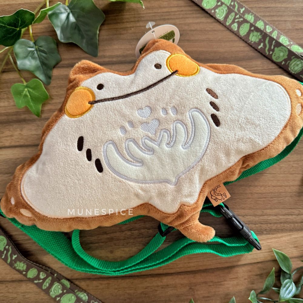The cownose lattray crossbody bag