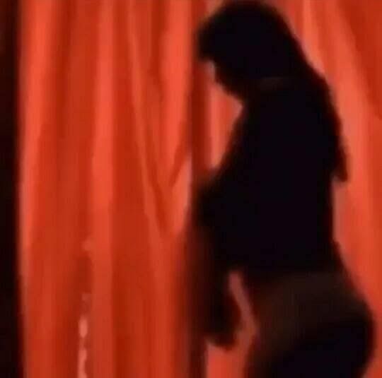 Meme da Gretchen esperando pra entrar no palco.