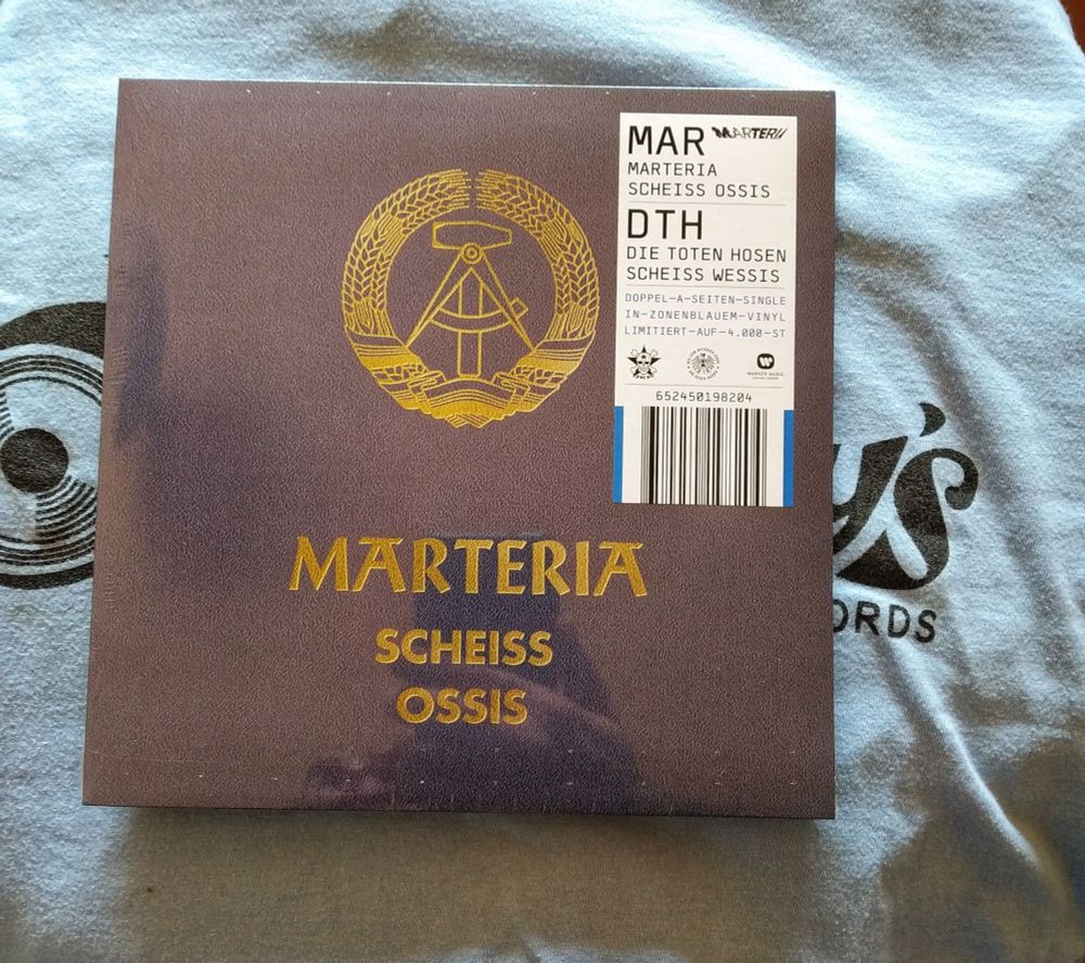 Vinyl single von Materia "scheiss Ossi"