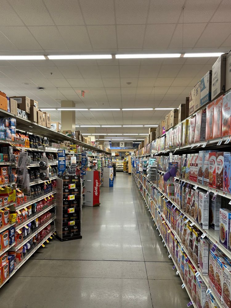A wide shot of the breakfast foods aisle at Giant.
