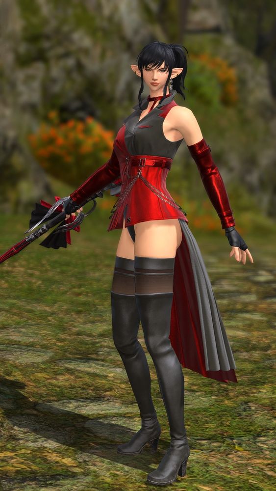 Female elezen in a red and black outfit with her sword drawn

Gpose