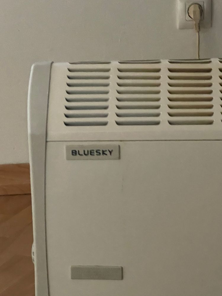 ein heizstrahler mit der aufschrift bluesky