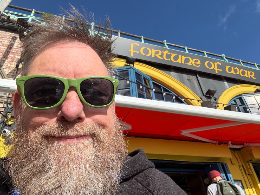 Good times. Simon at the FOW. 