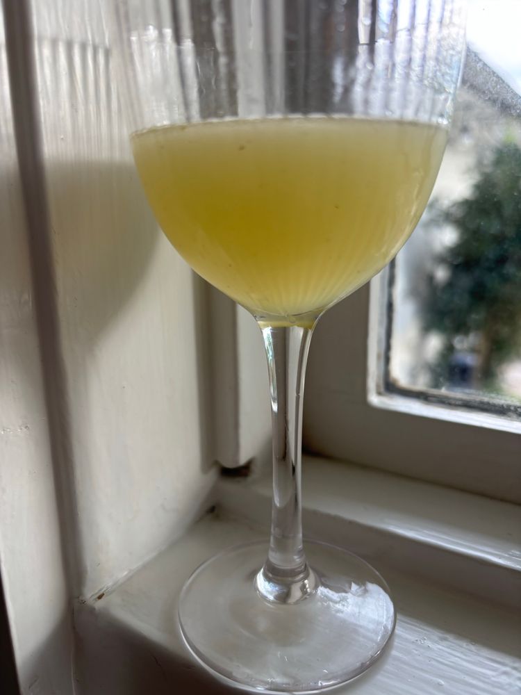 Light yellow cocktail 