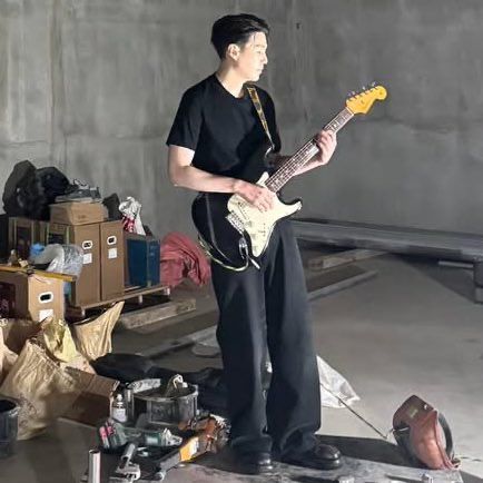 Yoongi with undercut 