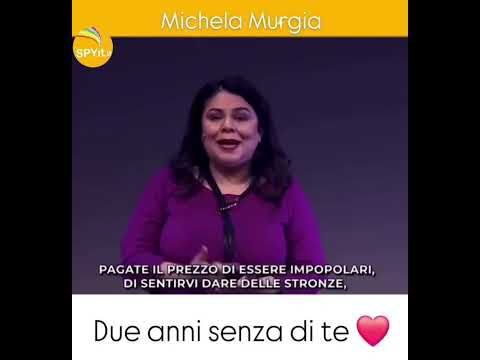 Michela Murgia (1972–2023) è stata una scrittrice, saggista e attivista italiana.