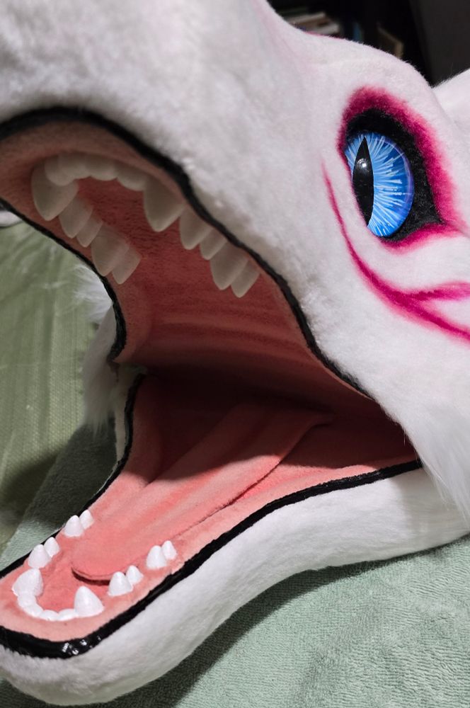 Open maw of fox beastie