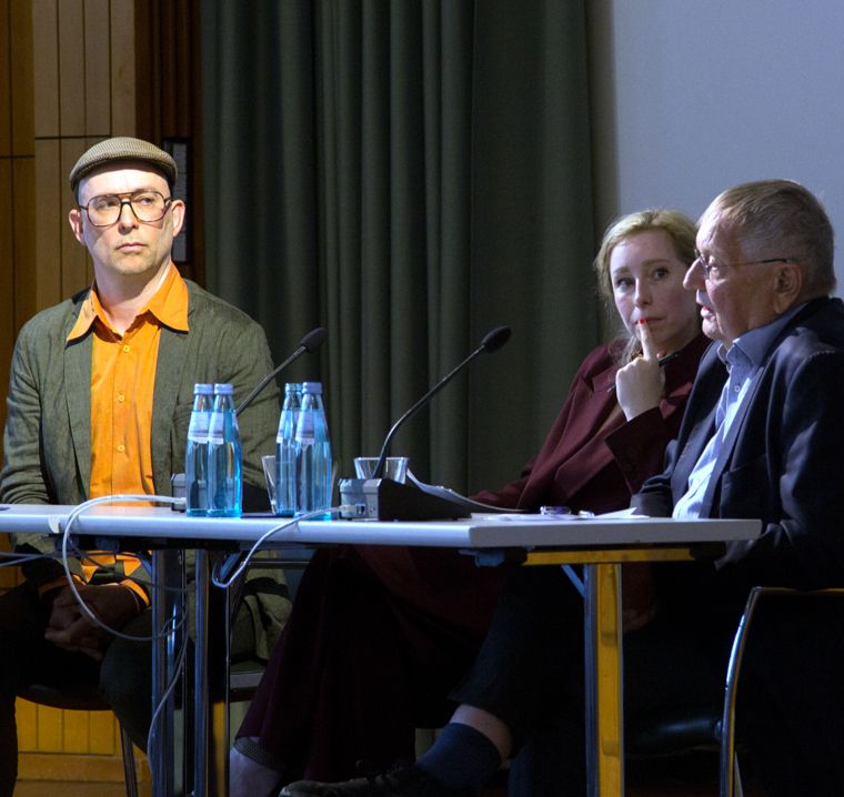 Podiumsdiskussion Nachkriegszeiten mit Felix Ackermann, Elisabeth Piller und Jost Dülffer.
