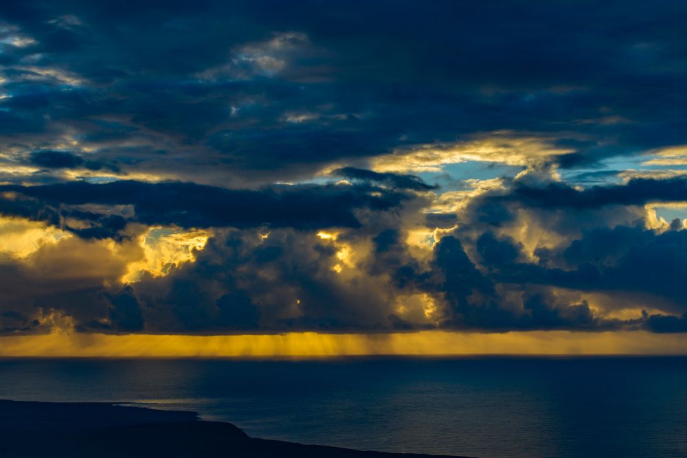 Winter Solstice sunrise, Hilina Pali, Hawai'i Volcanoes Nat'l Park