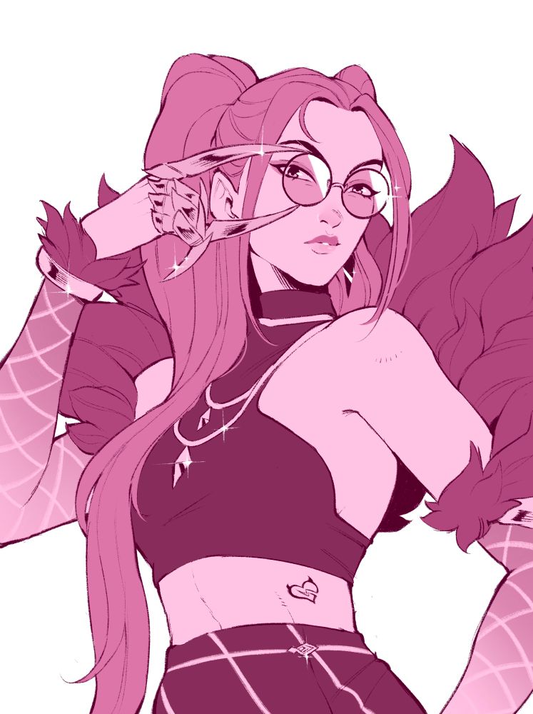 Mira in Evelynn outfit 2018 
