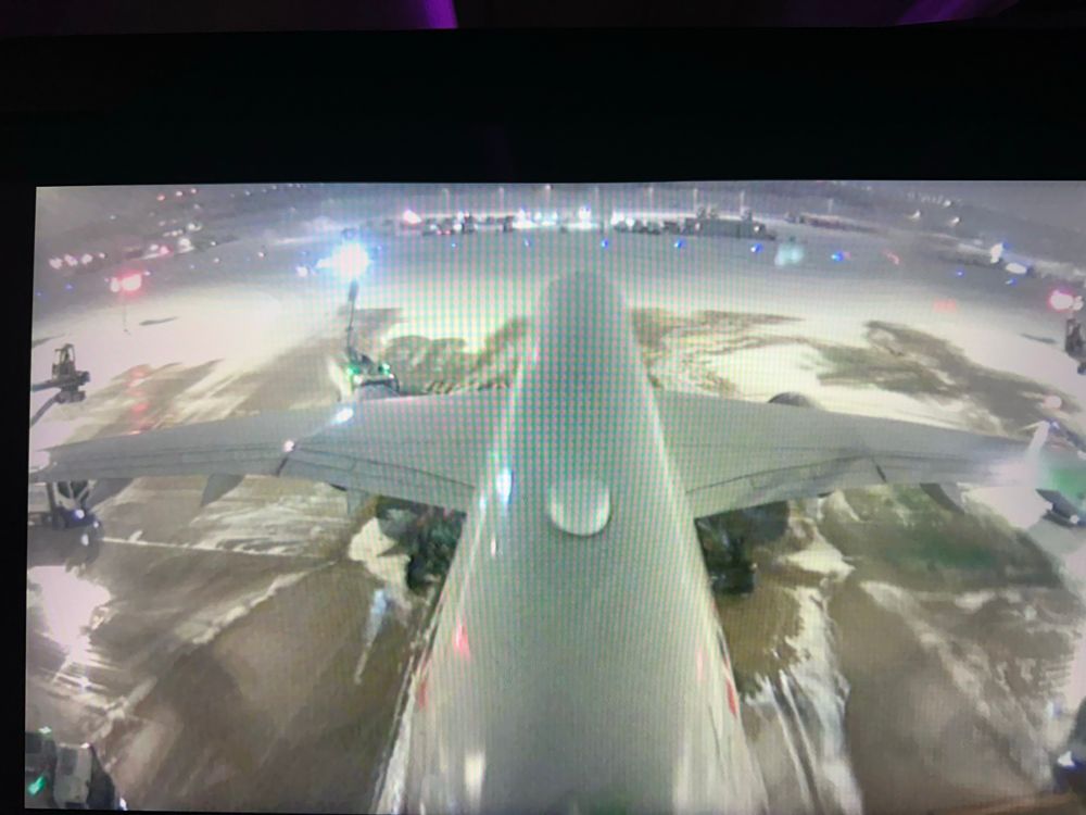 SAS A350 at the O’Hare deicing pad. 