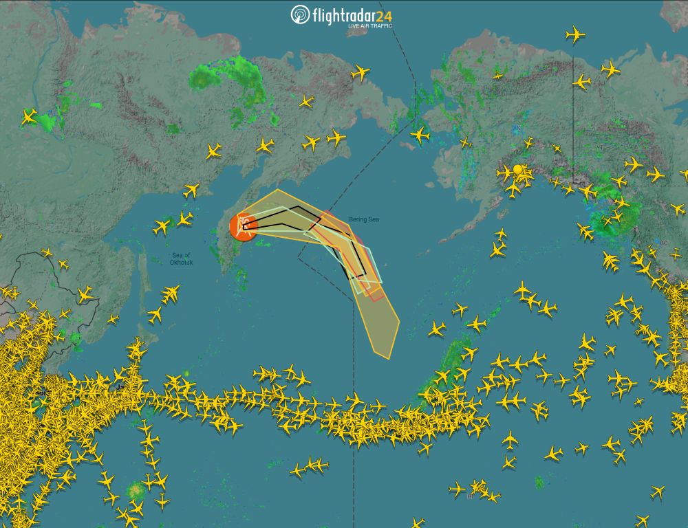 Klyuchevskoy’s ash cloud visualized on the Flightradar24 map, showing aircraft without access to Russian airspace avoiding the ash by flying much farther south than usual.