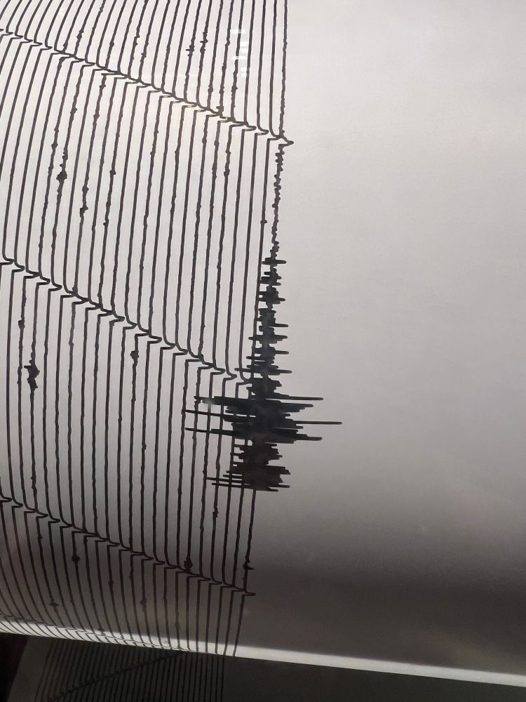 An earthquake is recorded on a seismograph, a 3.5 approx 80km [50mi] away.