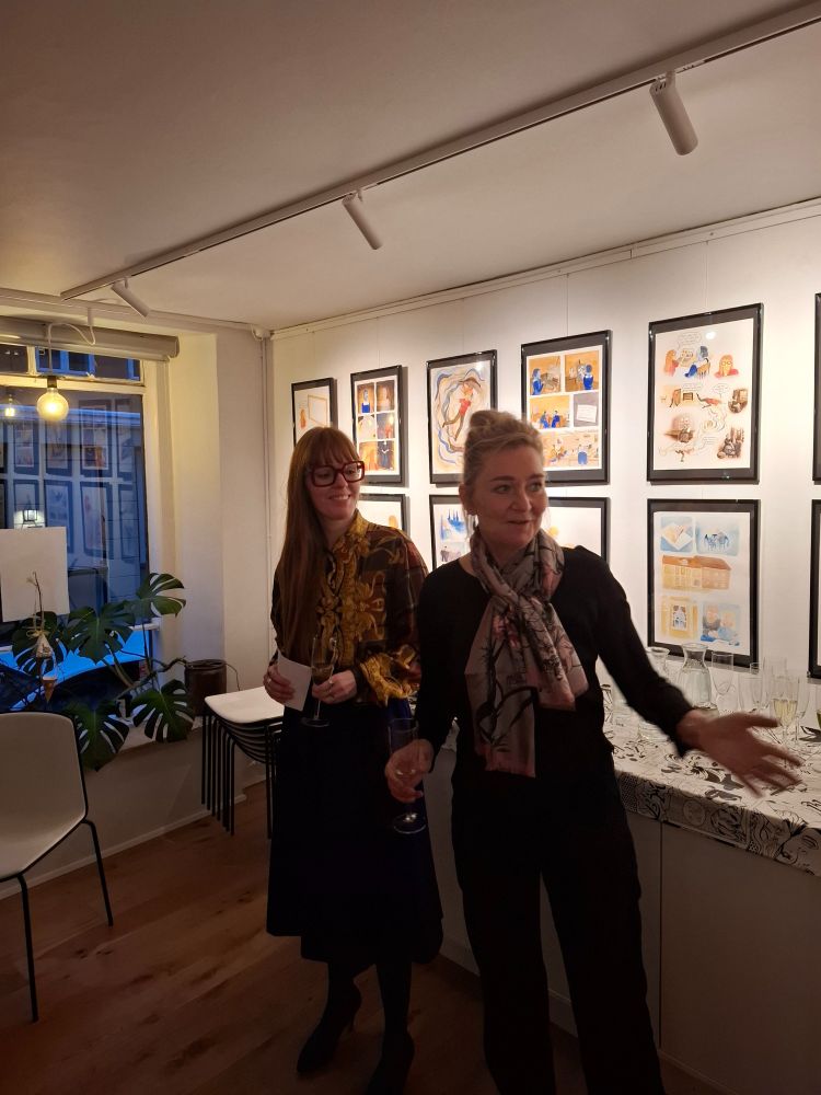 Dear moments from the varnishing from our current comic art exhibition with Christine Reinwald exhibition "Where do the women go?"  :) See it before November 30th.

