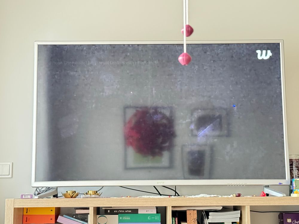 A black tv screen 