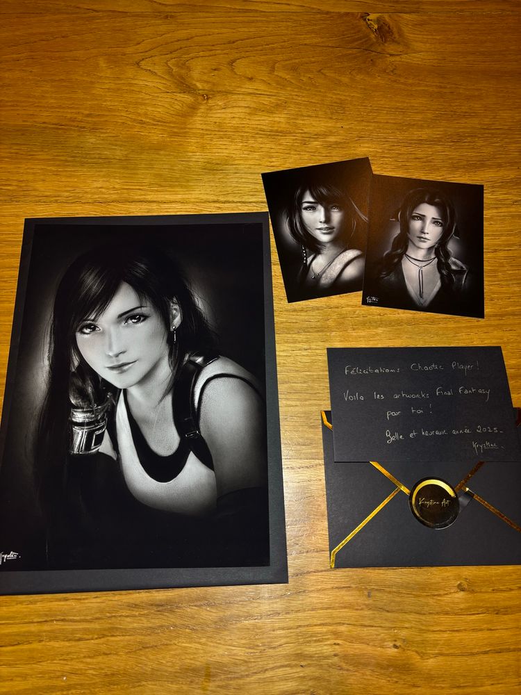 Dessins de Tifa (FF7) au format A4 et de Aerith et Yuna au format A6 réalisés par Krystine Art en noir et blanc après avoir gagné un concours