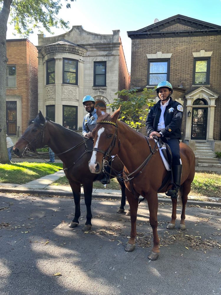 Mounted Chicago Police a block and a half South of the Obama residence. 