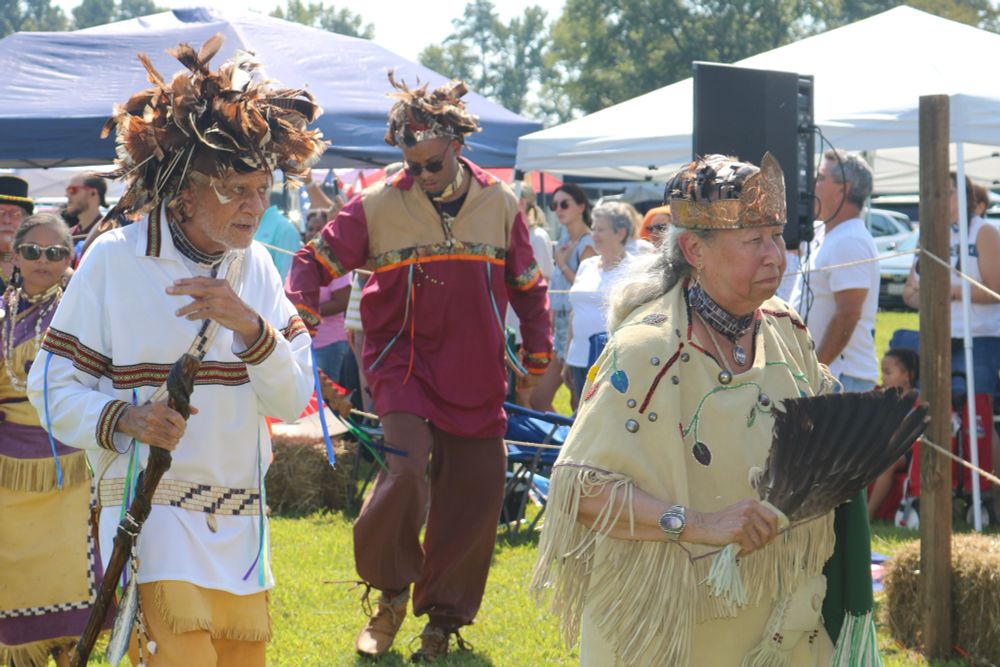 Photo of the Nottoway Indian Tribe Chief and Assistant Chief.
